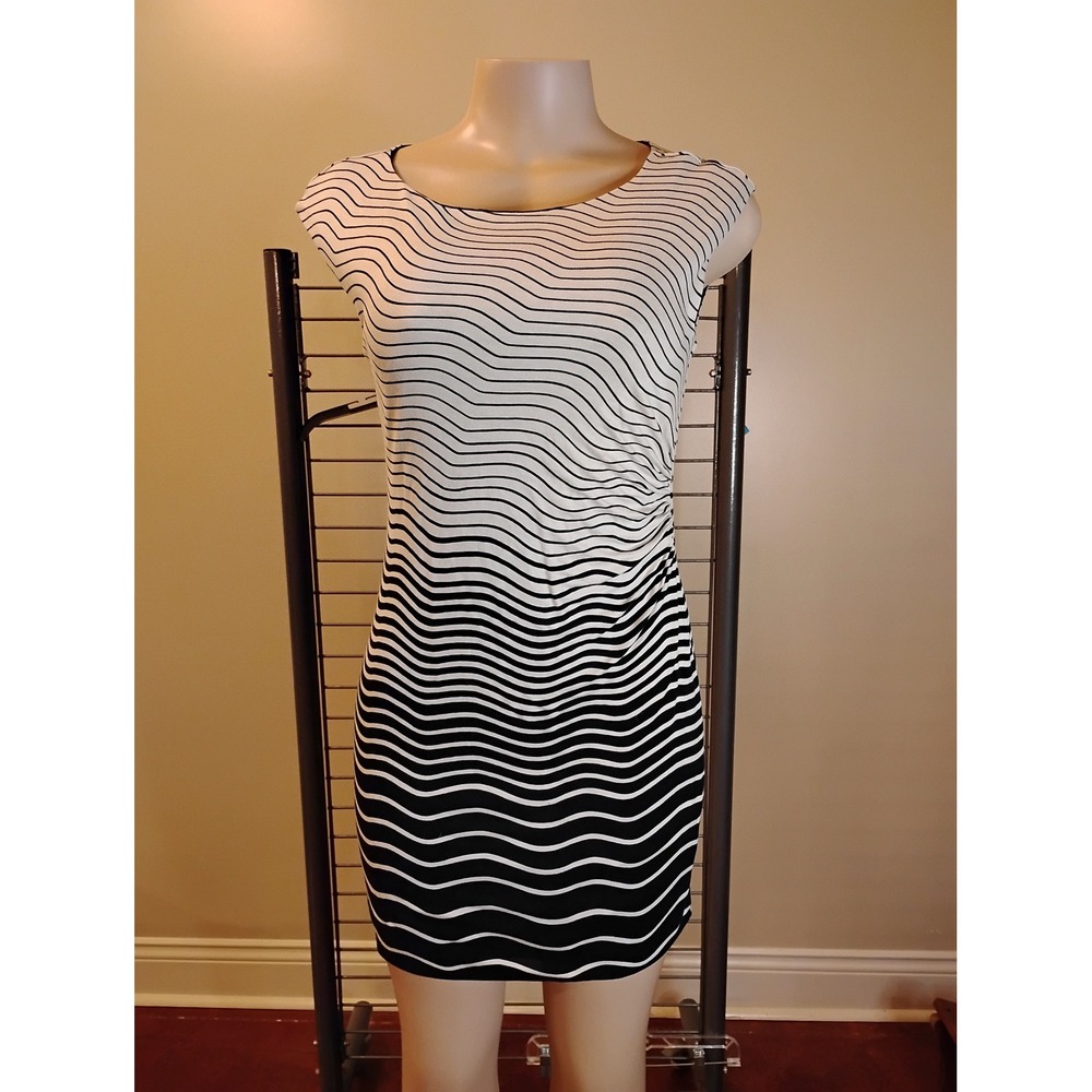 Ann Taylor LOFT Petites Black White Wavy Stripe Ombre Sheath Dress SP